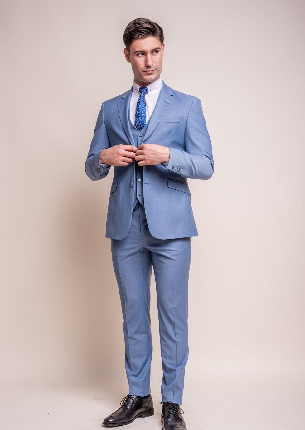 Buy Classic Men's Light Grey Three-piece Suit Timeless Elegance and Style  Tailored Suit the Rising Sun Store, Vardo Online in India - Etsy